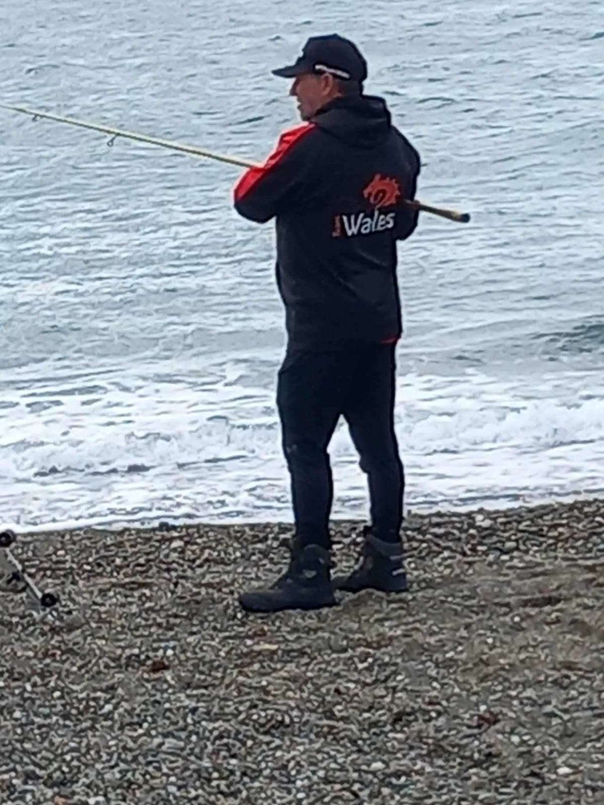 Fishing a steep shingle beach